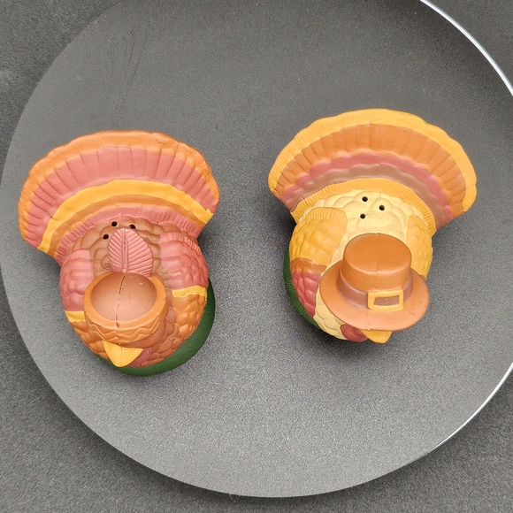 Vintage Avon Pilgrim Turkey Twosome Salt & Pepper Shakers Thanksgiving Fall - Picture 2 of 7